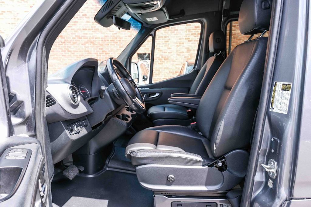 Thumbnail: 2024 Mercedes-Benz Sprinter - 11