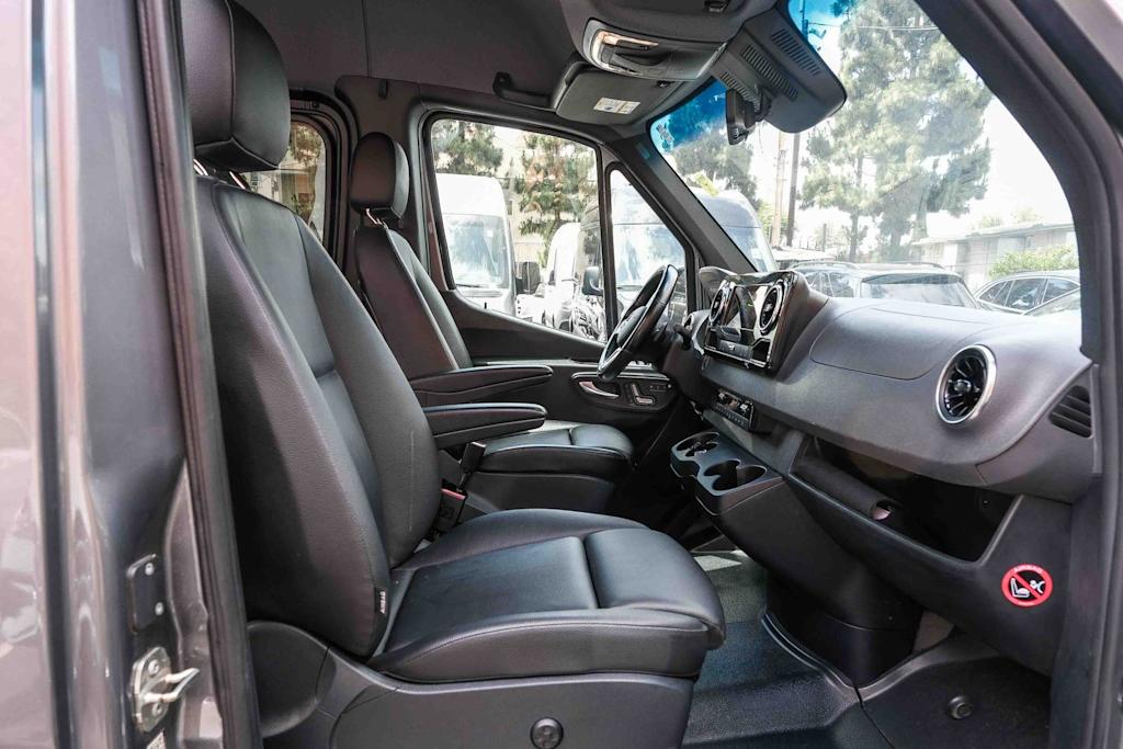 Thumbnail: 2024 Mercedes-Benz Sprinter - 10