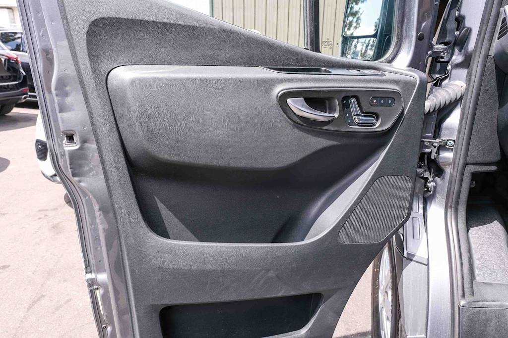 Thumbnail: 2024 Mercedes-Benz Sprinter - 31
