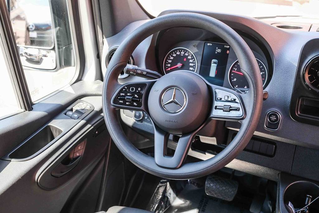 Thumbnail: 2024 Mercedes-Benz Sprinter - 10