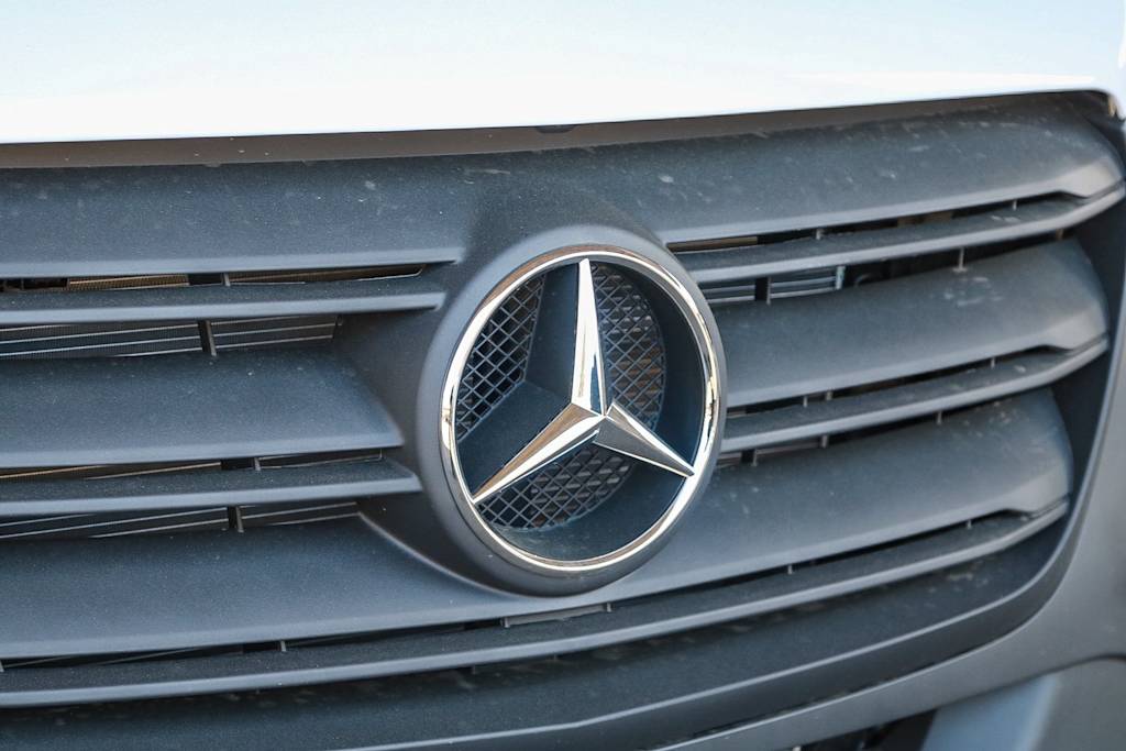 2025 Mercedes-Benz Sprinter 2500 18