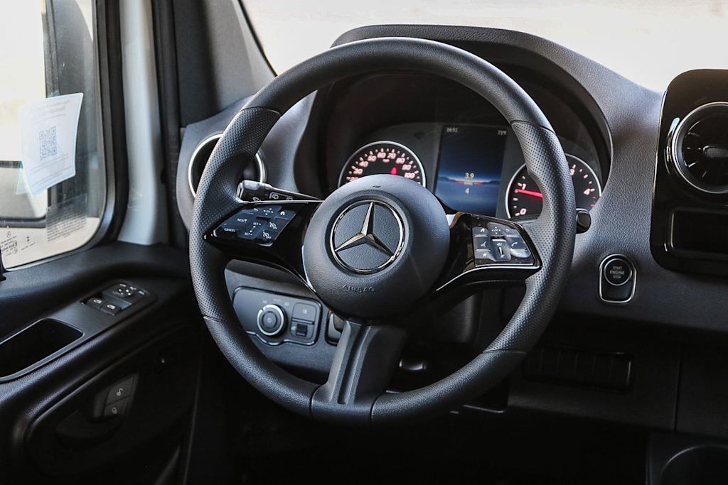 2025 Mercedes-Benz Sprinter 2500 9