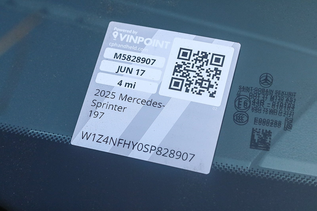 Thumbnail: 2025 Mercedes-Benz Sprinter - 15