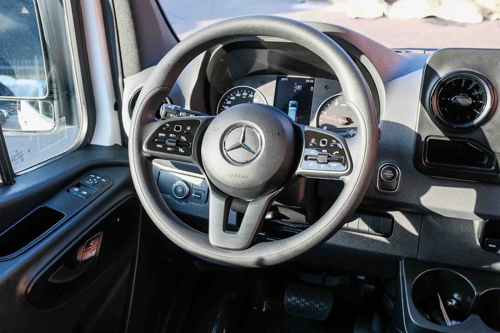 Thumbnail: 2024 Mercedes-Benz Sprinter - 7