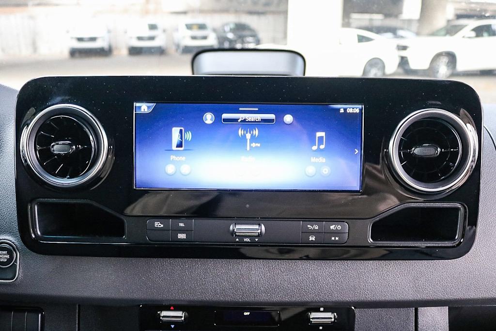 Thumbnail: 2025 Mercedes-Benz Sprinter - 13