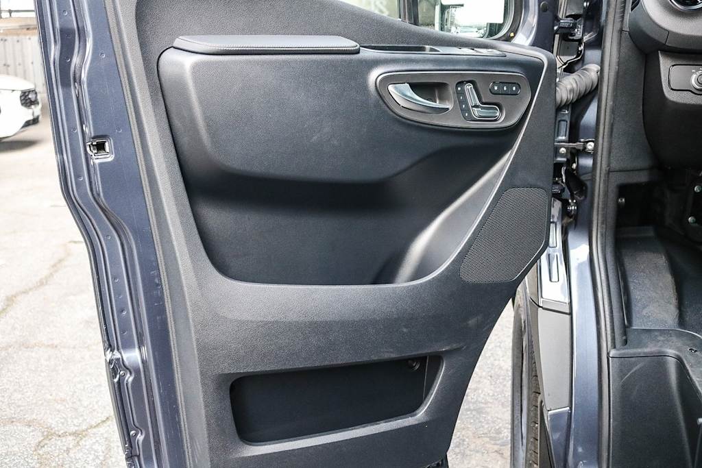 Thumbnail: 2025 Mercedes-Benz Sprinter - 25
