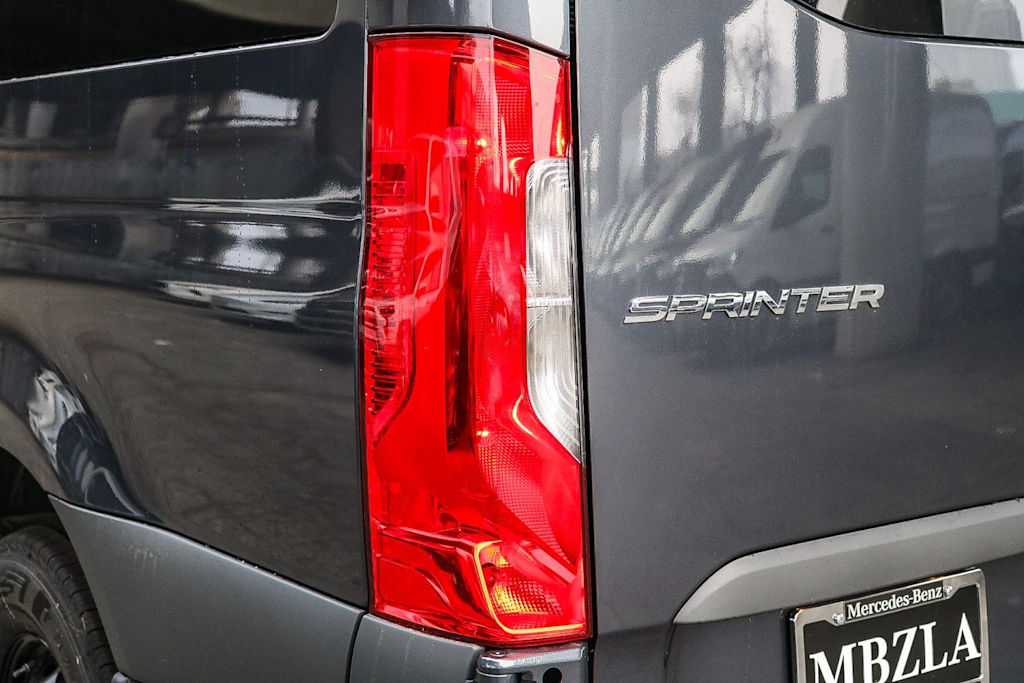 Thumbnail: 2025 Mercedes-Benz Sprinter - 21