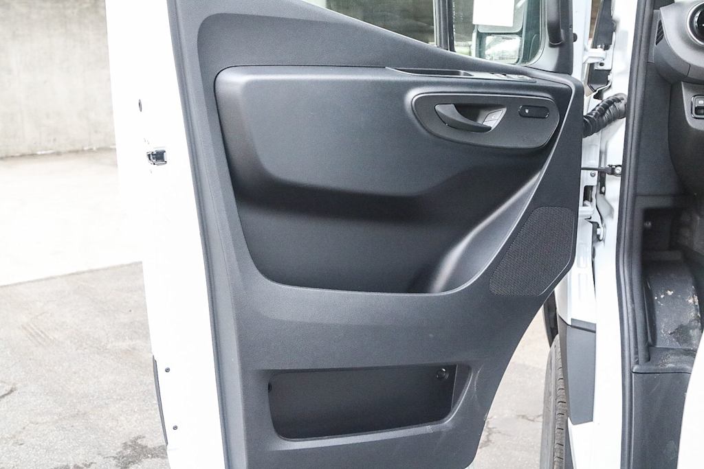 Thumbnail: 2025 Mercedes-Benz Sprinter - 25