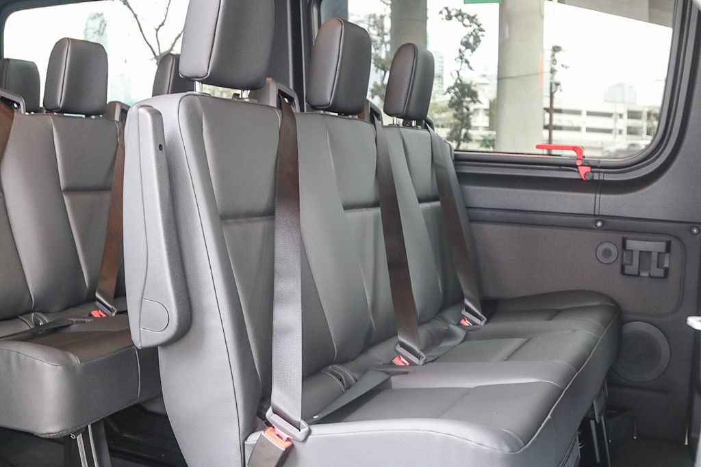 Thumbnail: 2025 Mercedes-Benz Sprinter - 12