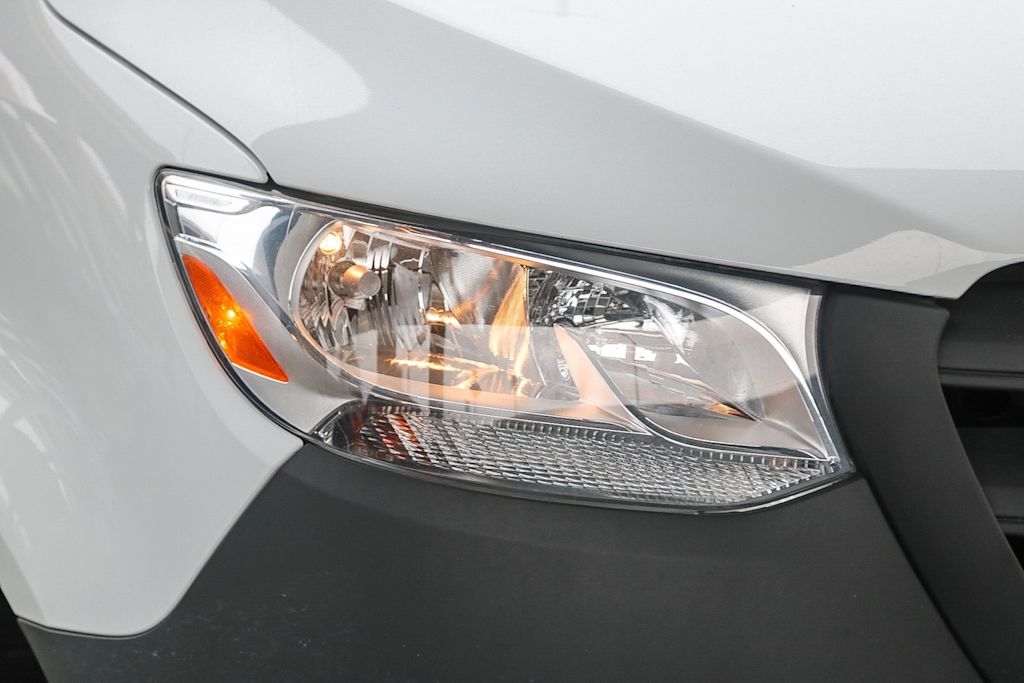 Thumbnail: 2025 Mercedes-Benz Sprinter - 18