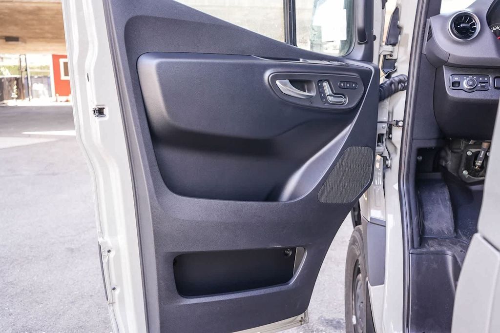Thumbnail: 2026 Mercedes-Benz Sprinter - 29