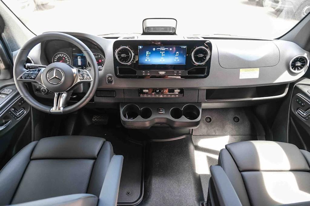 Thumbnail: 2026 Mercedes-Benz Sprinter - 2