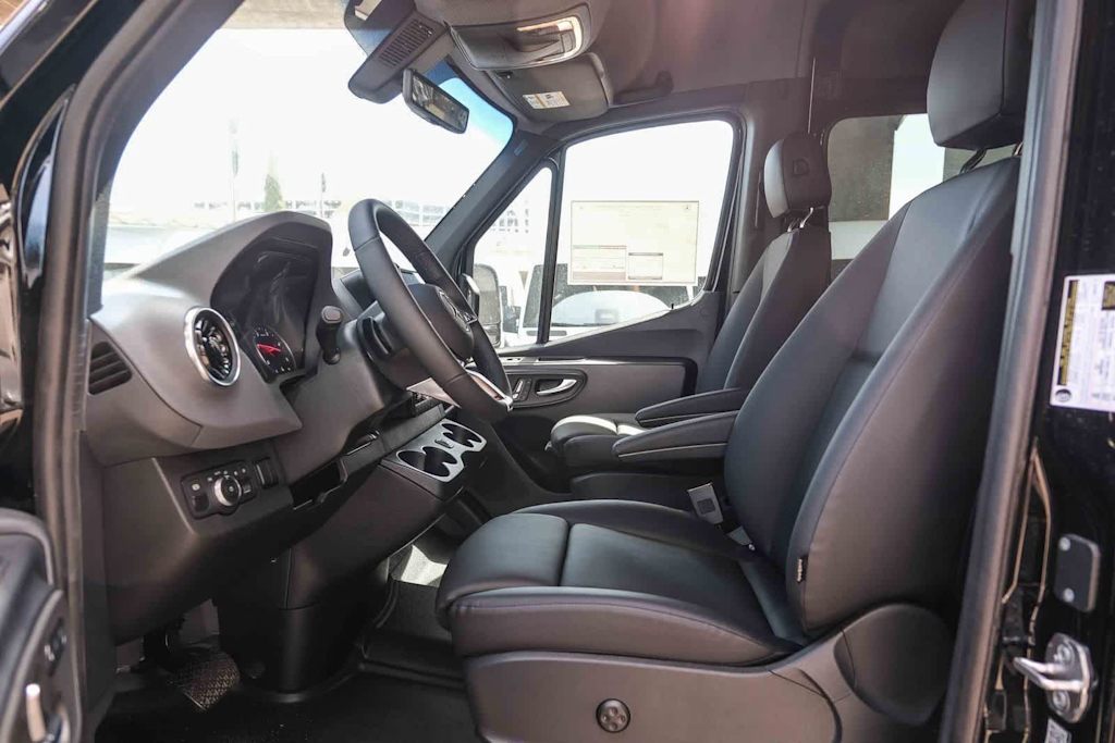 Thumbnail: 2026 Mercedes-Benz Sprinter - 28