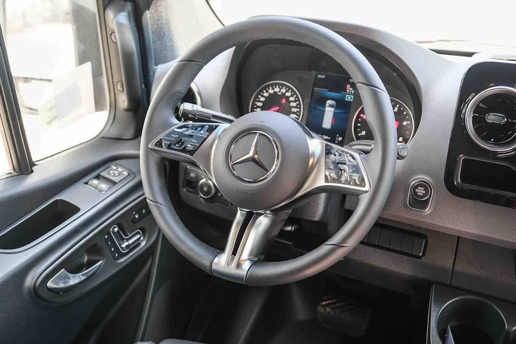 Thumbnail: 2026 Mercedes-Benz Sprinter - 10