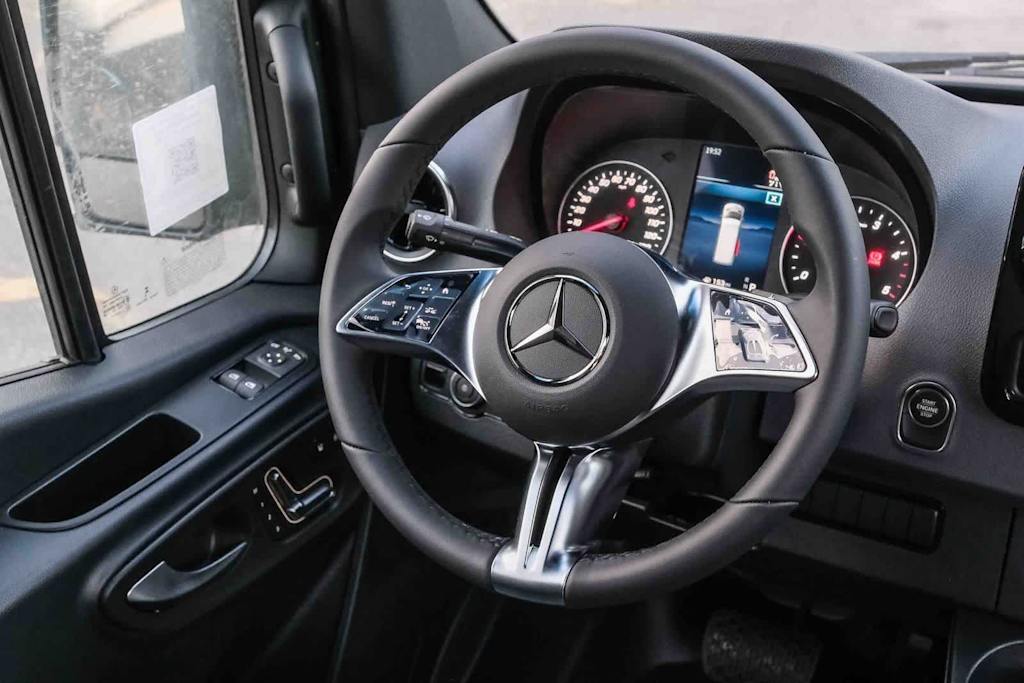 Thumbnail: 2026 Mercedes-Benz Sprinter - 10