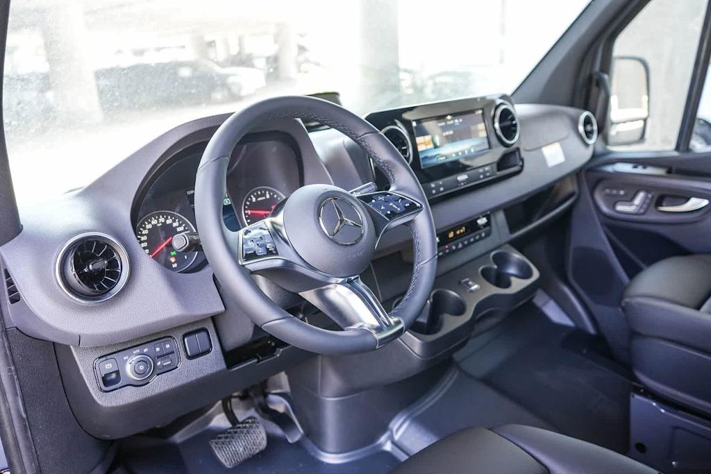 Thumbnail: 2026 Mercedes-Benz Sprinter - 2