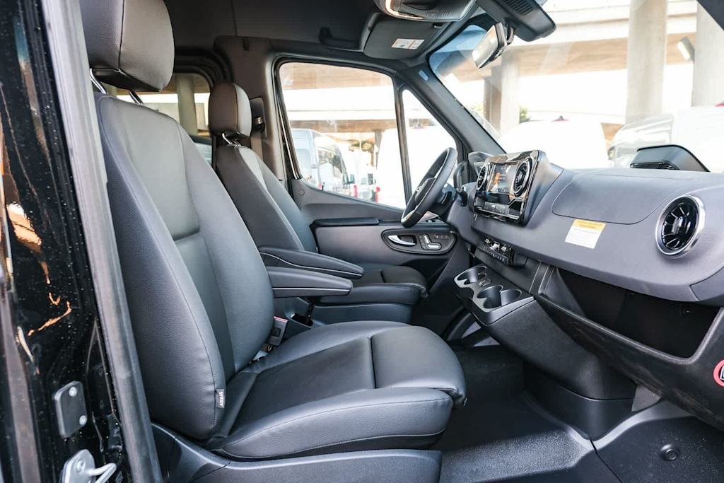 Thumbnail: 2026 Mercedes-Benz Sprinter - 10
