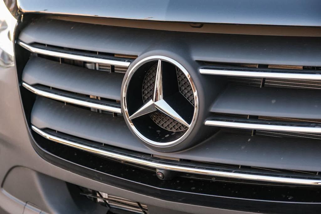 Thumbnail: 2026 Mercedes-Benz Sprinter - 5