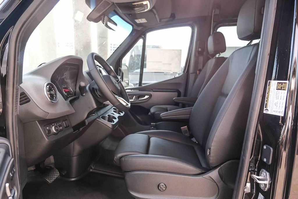 Thumbnail: 2026 Mercedes-Benz Sprinter - 11