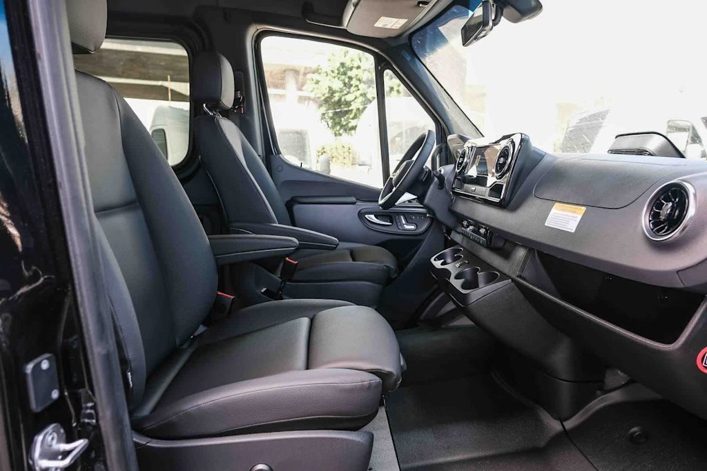 Thumbnail: 2026 Mercedes-Benz Sprinter - 10