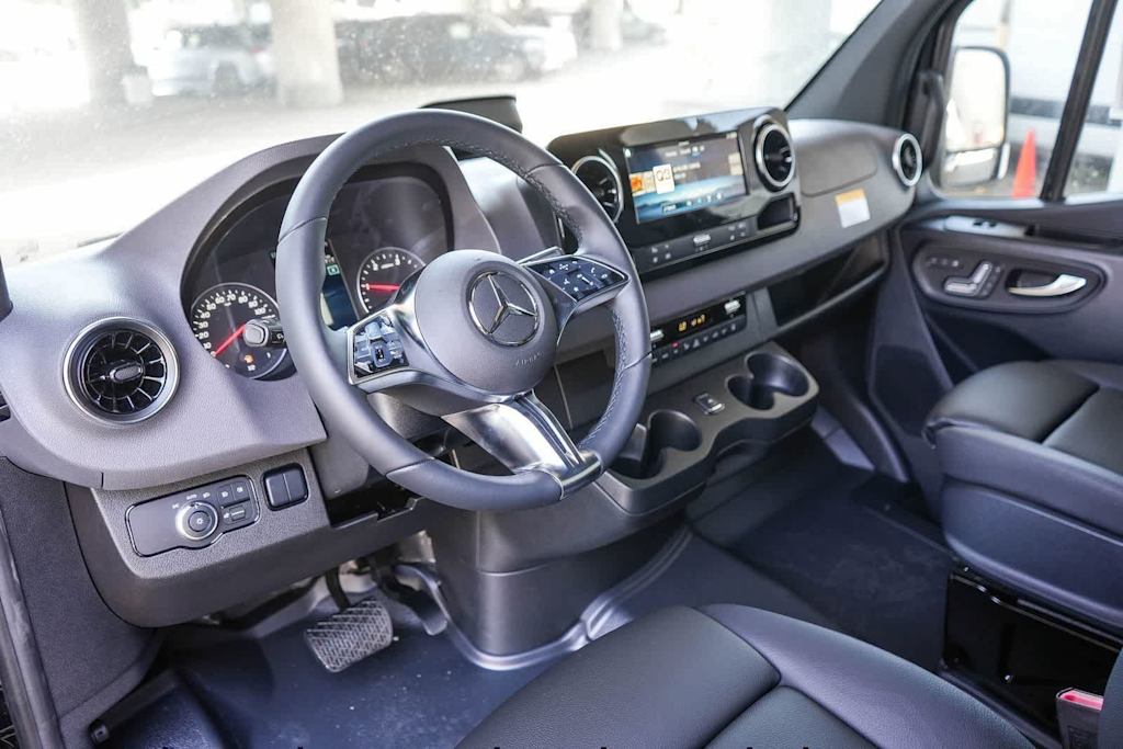 Thumbnail: 2026 Mercedes-Benz Sprinter - 2