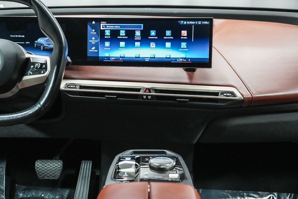 Thumbnail: 2023 BMW iX - 8