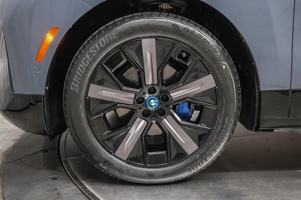 Thumbnail: 2023 BMW iX - 22