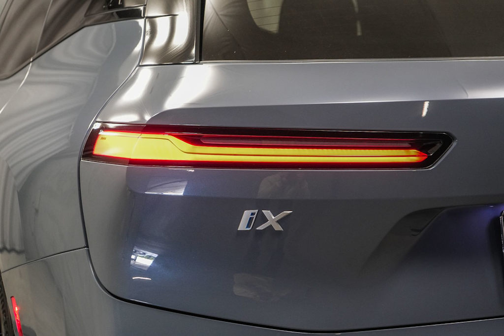 Thumbnail: 2023 BMW iX - 21
