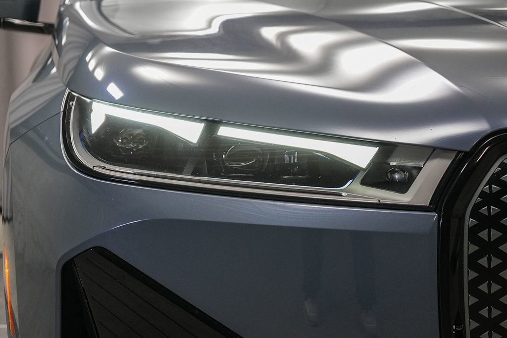 Thumbnail: 2023 BMW iX - 19