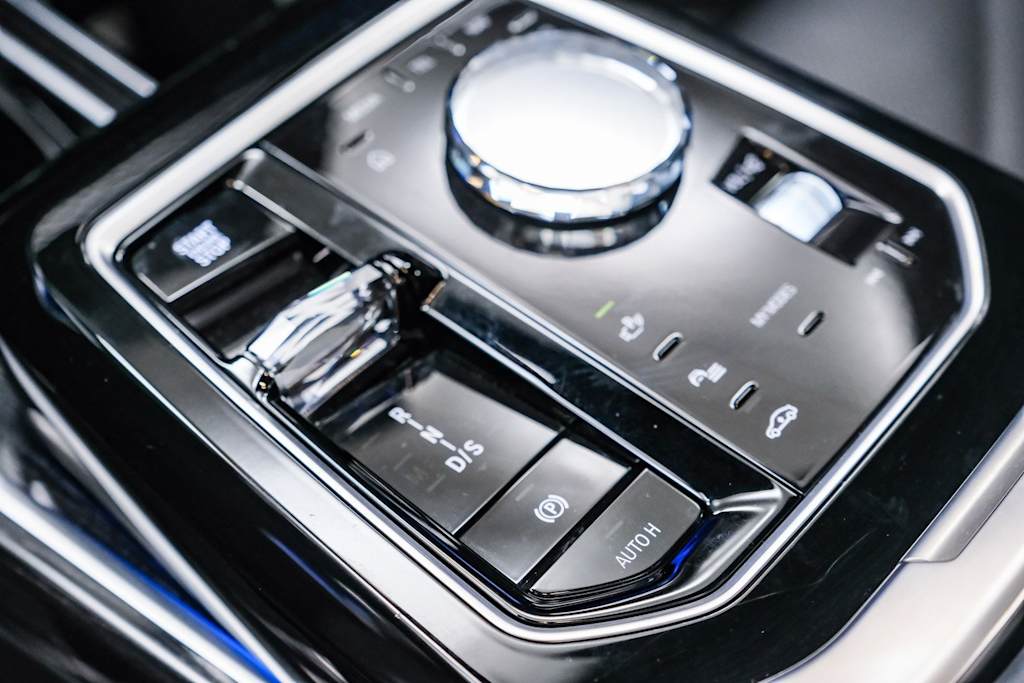 Thumbnail: 2025 BMW 7 Series - 13