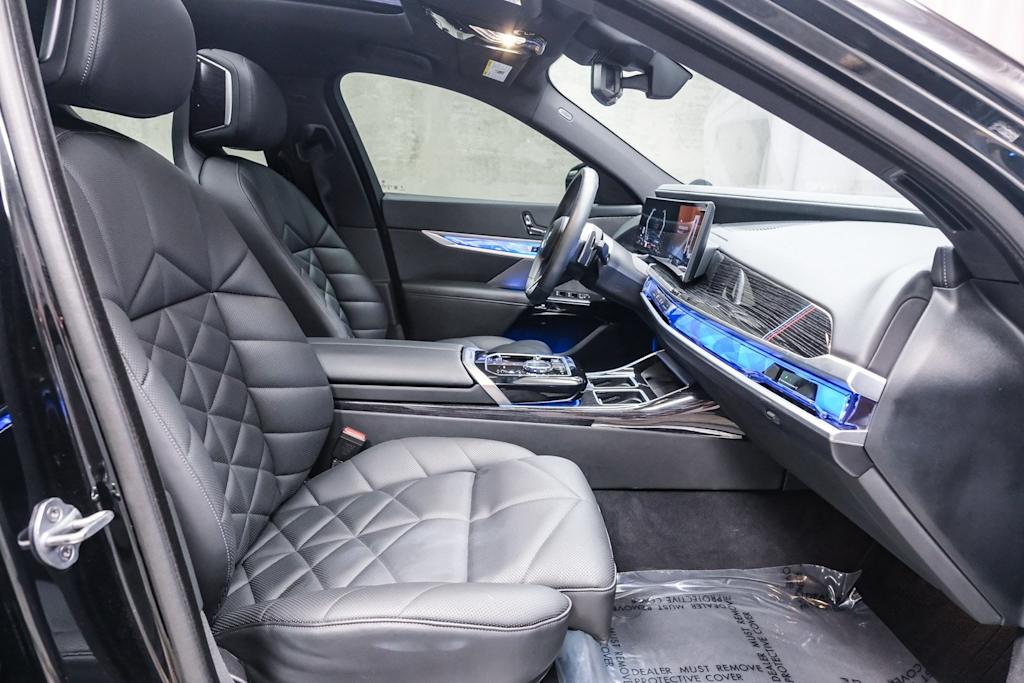 Thumbnail: 2025 BMW 7 Series - 9