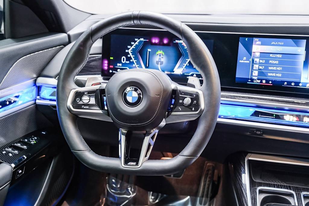 Thumbnail: 2025 BMW 7 Series - 8