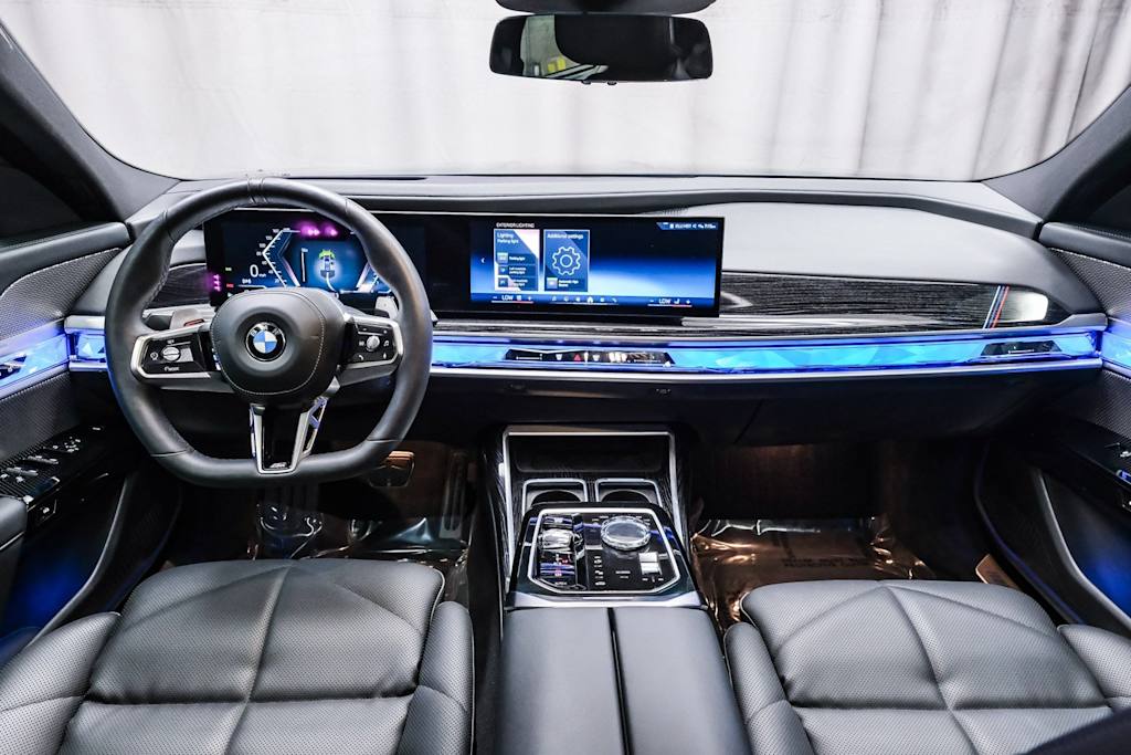 Thumbnail: 2025 BMW 7 Series - 2