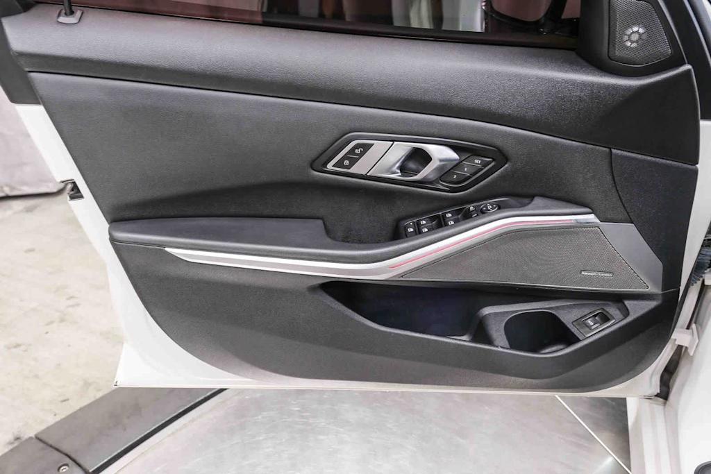 Thumbnail: 2019 BMW 3 Series - 28