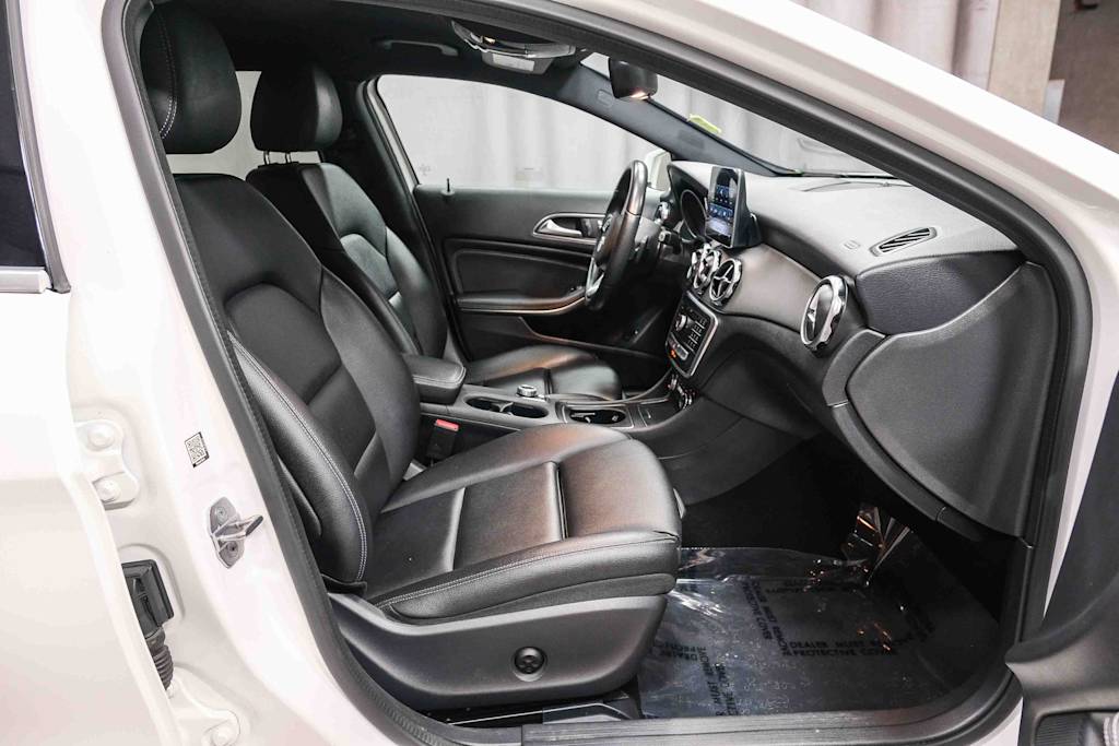 Thumbnail: 2020 Mercedes-Benz GLA - 11