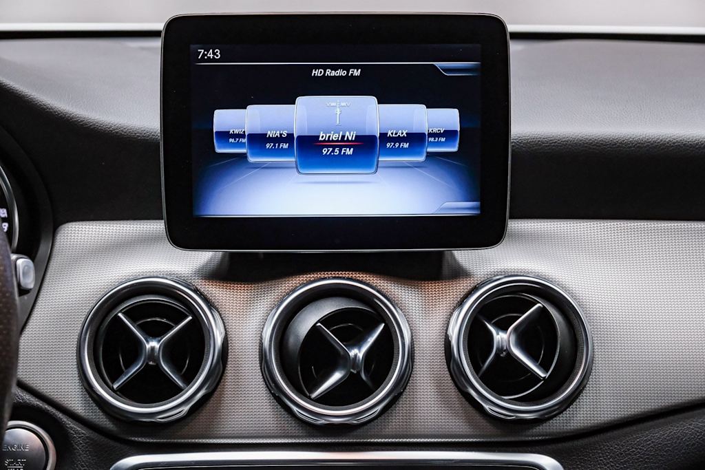 Thumbnail: 2018 Mercedes-Benz GLA - 20