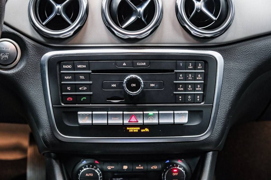 Thumbnail: 2018 Mercedes-Benz GLA - 21