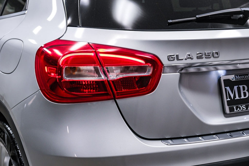 Thumbnail: 2018 Mercedes-Benz GLA - 15