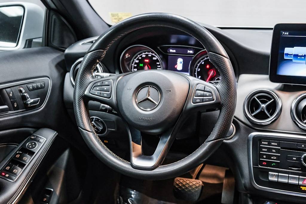 Thumbnail: 2018 Mercedes-Benz GLA - 2