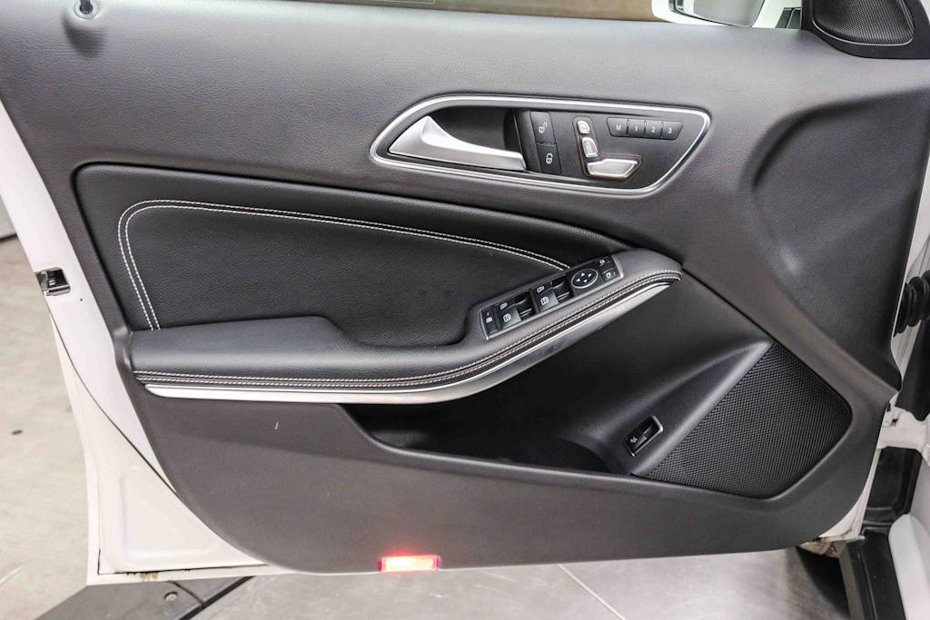 Thumbnail: 2020 Mercedes-Benz GLA - 31