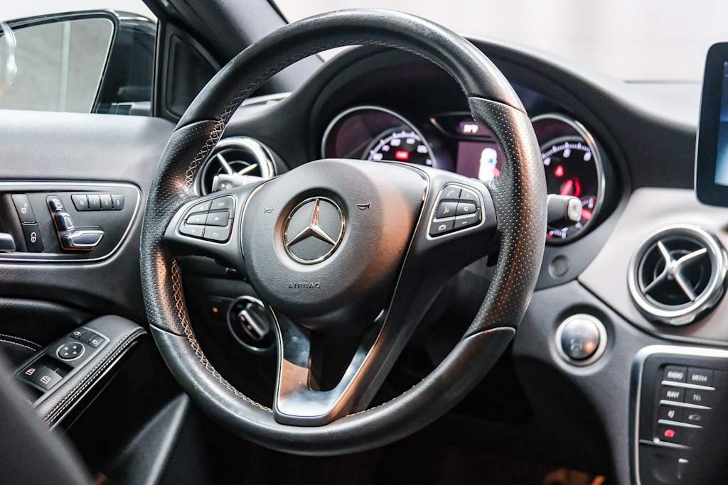 Thumbnail: 2018 Mercedes-Benz GLA - 7