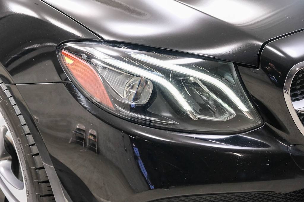 Thumbnail: 2019 Mercedes-Benz E-Class - 21
