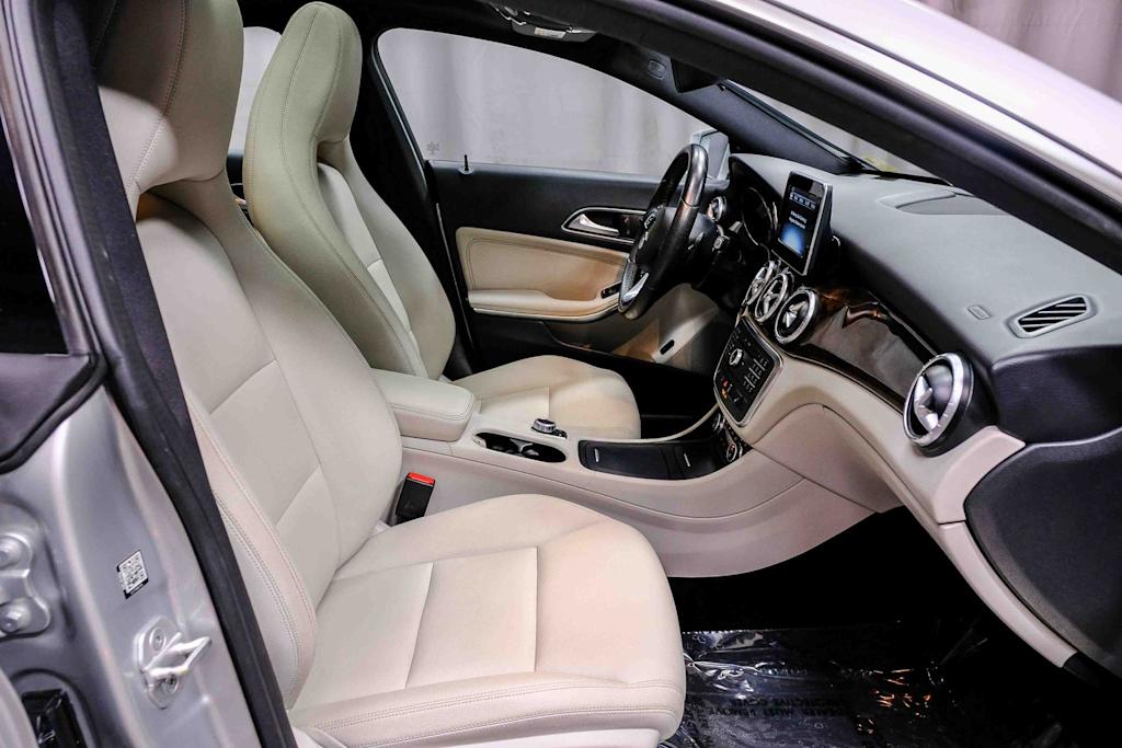 Thumbnail: 2015 Mercedes-Benz CLA - 10