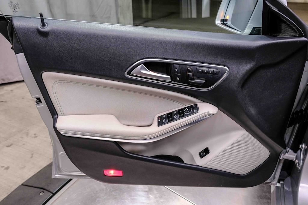 Thumbnail: 2015 Mercedes-Benz CLA - 28