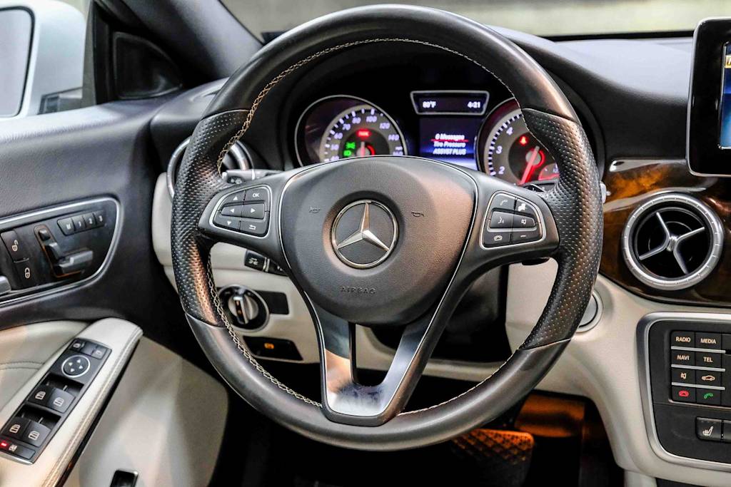 Thumbnail: 2015 Mercedes-Benz CLA - 9