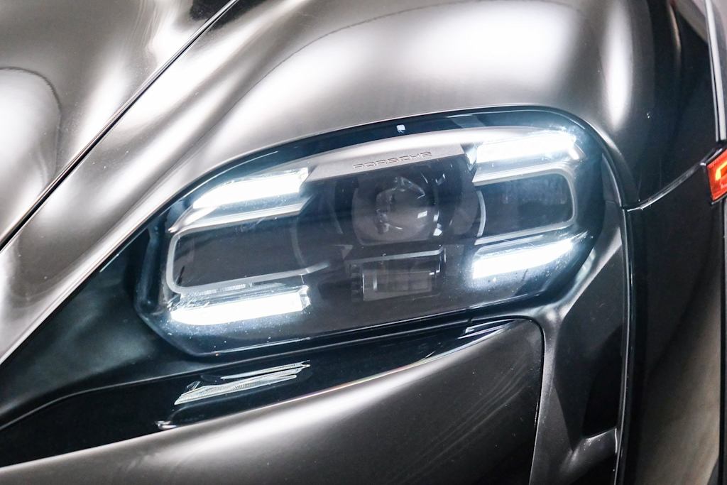 Thumbnail: 2023 Porsche Taycan - 21