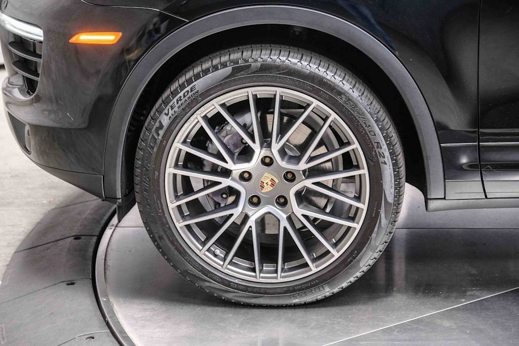 Thumbnail: 2016 Porsche Cayenne - 21