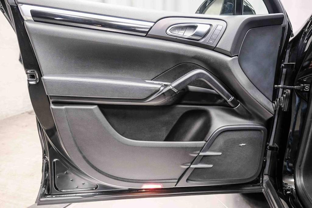 Thumbnail: 2016 Porsche Cayenne - 26