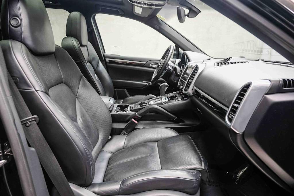 Thumbnail: 2016 Porsche Cayenne - 9