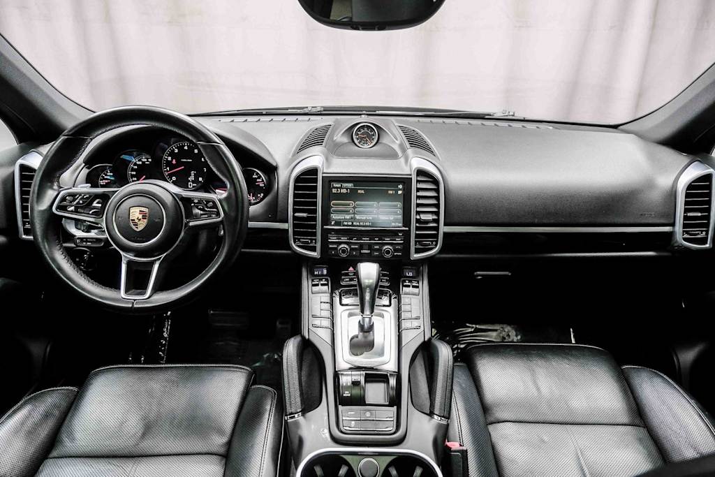 Thumbnail: 2016 Porsche Cayenne - 2